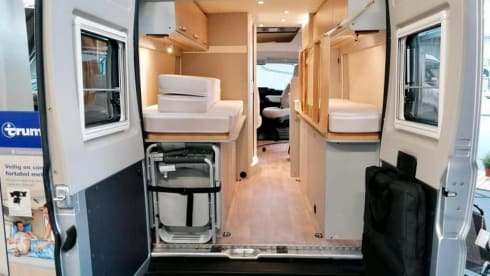 Freeda – Luxury off-grid Hymer (4p) roof tent