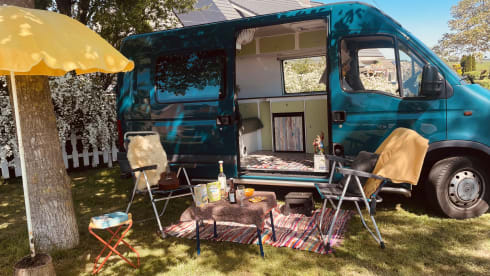 Betsie – 2p Renault campervan uit 2002
