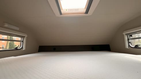 Charlie – Weinsberg CaraHome Alkoven