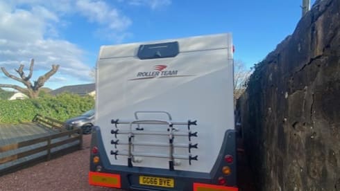 Lux Roller Team – 5 berth Roller Team semi-integrated from 2019