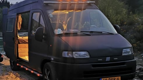 She – Tough 2-3p Fiat bus