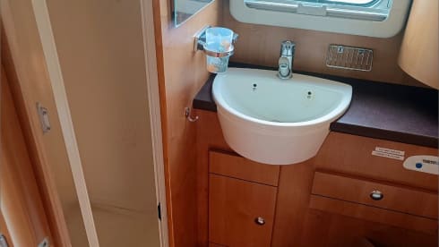 9083df – Camping Car Rapido Integral