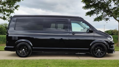Phil’s Black Beast – VW Transporter LWB 4 berth Volkswagen campervan from 2016