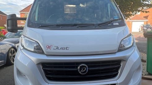 BaBee – 2021 Dethleffs T7052 DBM - Low Profile 4 Berth Motorhome