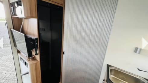 Ruimtewonder – Spacious 4p Adria Mobil semi-integrated from 2020