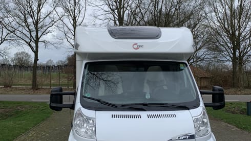Beautiful spacious comfortable fine fully equipped 4 person camper