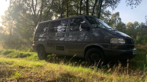 Meteor – VW T4 Campervan  - Insurance, Airport Transfers* & bedding included 