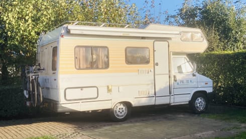 Vintage BETSY – 5p Peugeot alcove from 1991