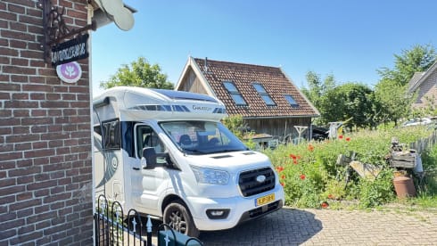 TRAVELKEES De Ruimste camper op de markt nu nieuw in de verhuur!  – Nieuw in de verhuur! Chauson 640 titanium premium nagenoeg nieuw! 