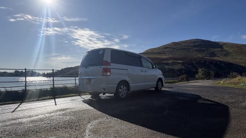 BONNIE  – Toyota camper met 2 slaapplaatsen