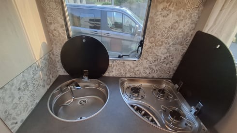 Seal 50 – Family camper with 6 fixed beds