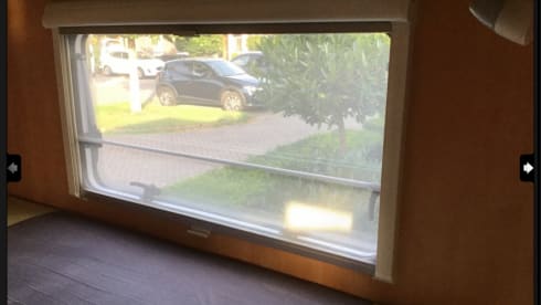 Sjorsie – 2 Pers Sunlight Capron T58 half integral from 2009
