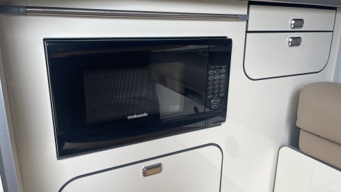 Daisy – 4 berth Volkswagen campervan from 2016