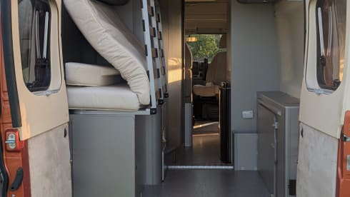 Adriaatje – Adria Mobil Wohnmobil für 2 Personen aus dem Jahr 2011
