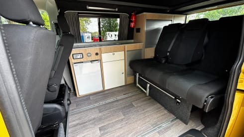 Goldie LONDON – RK69RPY - Adventure with Goldie, the 4 Berth Nomad Volkswagen, Romford