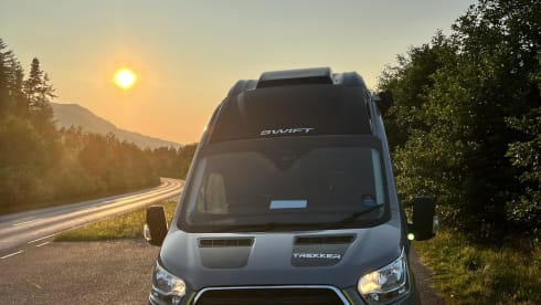 VanCation – Camper Ford Trekker S con 4 posti letto 