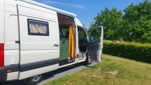 Fer – Enjoy our complete Volkswagen camper van