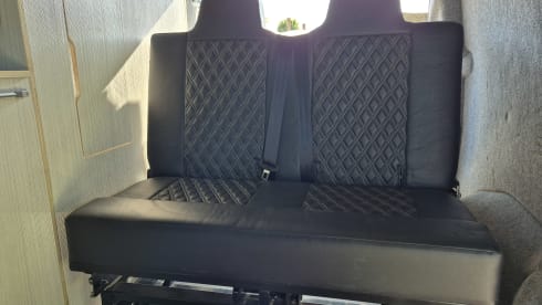 Ollie – Vauxhall-Campingbus mit 4 Schlafplätzen ab 2026