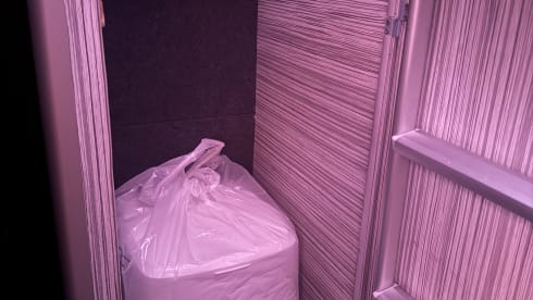 OFIE – Vi presentiamo OFIE, il nostro camper a 4 posti letto, pronto per la vostra avventura. 