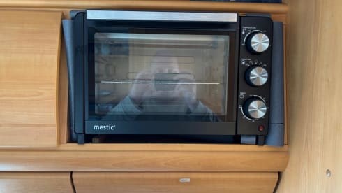 Cozy 4 person camper LMC Fiat Ducato alcove
