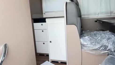 ITA CAMPER – New 5-seater semi-integral camper