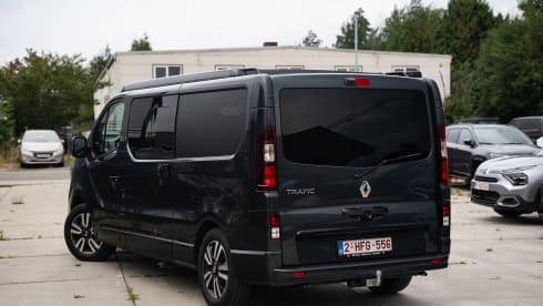 RENAULT TRAFIC NOMAD