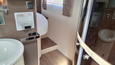 Heerlijk onderweg  – 4p Challenger semi-integrated from 2017