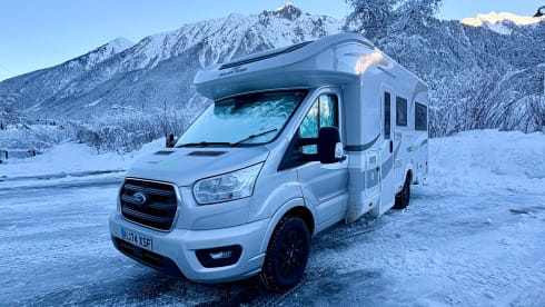 Mont Blanc – BRAND NEW 6 Berth Roller Team Auto-Roller 747 (2024) Manual