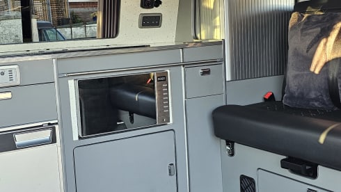 Indy  – VW Transporter Campervan 2021 - 4 Berth
