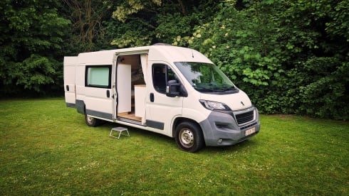 O!vanLife – Tasteful campervan conversion for those seeking peace and quiet