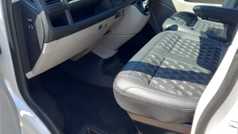 Harvey  – 2 berth VW High-Top LWB Campervan AC