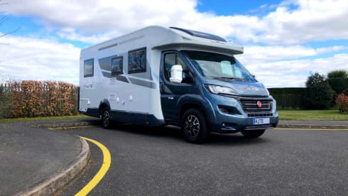 Flo – 2020 Roller Team T-Line 743 - Premium 4 Berth - Letto Posteriore Fisso