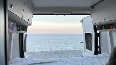 Tourne 6.4 – New Bus Camper for Rent Peugeot Boxer
