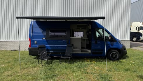 Rijnmondse smurf – Fourgonnette Challenger 3 places à partir de 2020 KILOMÉTRAGE ILLIMITÉ !