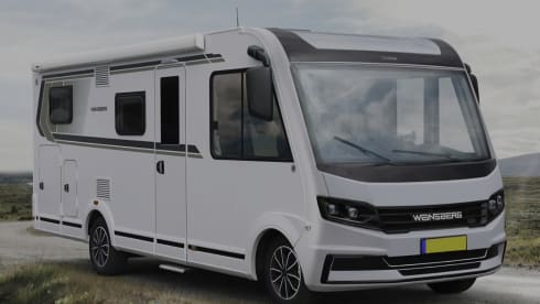 Excellent Campers  – LMC Semi-integrated Motorhome Zeeland Flanders