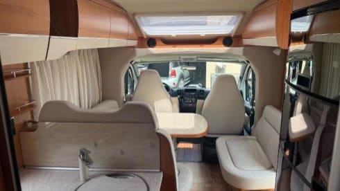 Hymer T 698CL 180pk half integraal 2016