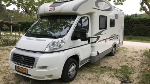Spacious 4-5 person camper, Fiat Ducato- Adria Matrix 