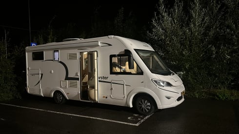 FORSTER 738 EB, 4 persons, garage and scooter included