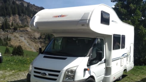 Overcab motorhome