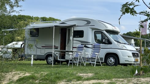 4p Adria Matrix M680SP semi-integrated from 2010
