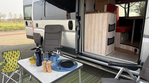 Mary Jane II – 2-seater Fiat bus from 2026