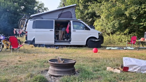 4-seater Volkswagen bus from 2013