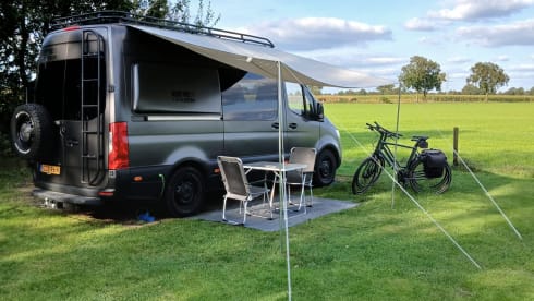 Chris & Ride – 2p MB sprinter OFF-GRID from 2019