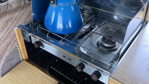 Velma – 4 berth Volkswagen campervan from 1988