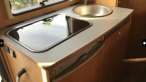 Sjorsie – 2 Pers Sunlight Capron T58 half integral from 2009