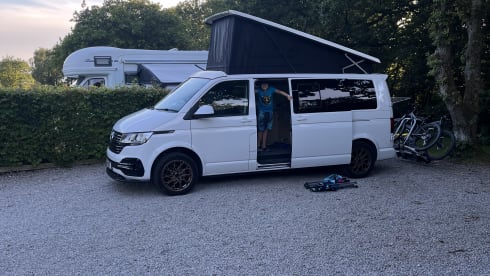 4 berth LWB VW 6.1 Campervan - Newly converted