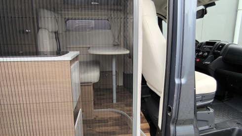 2p Pössl for 2 luxury bus camper e-bike carrier