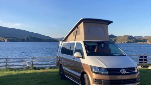 Volkswagen Campervan - 4 Berth