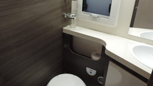 5p Ford semi-integrated uit 2024