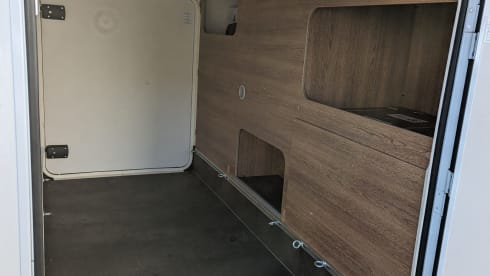 Globi II – Top-maintained semi-integrated with lots of equipment for the family